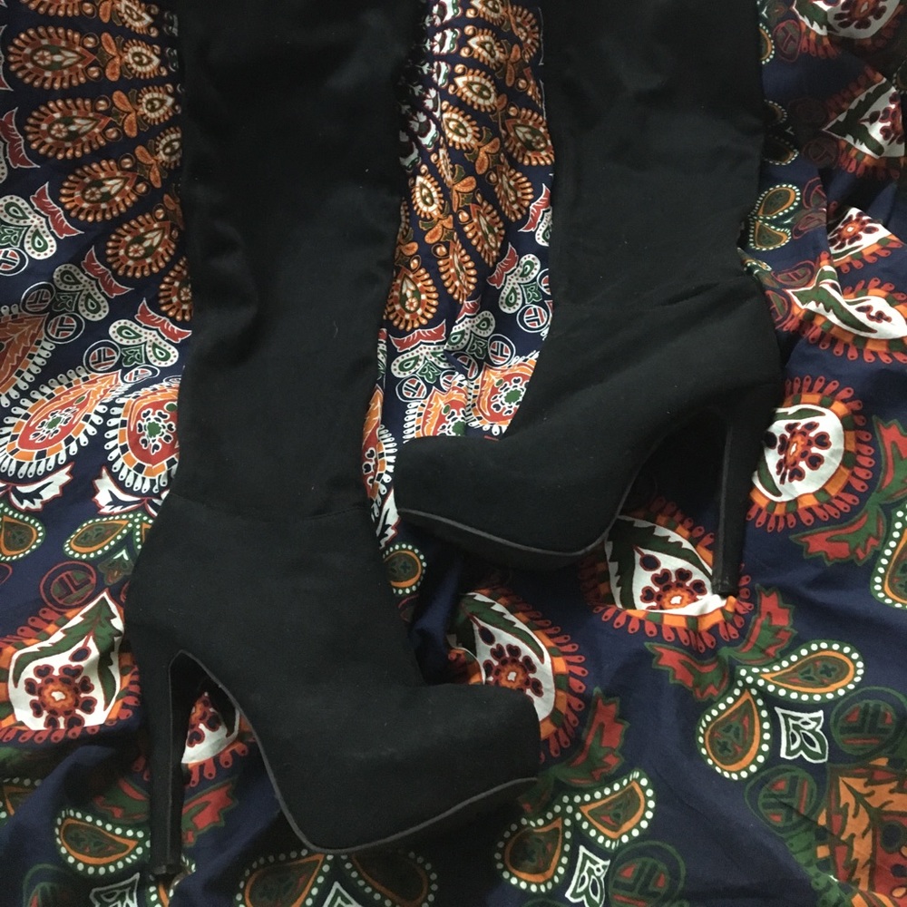 Platformed knee high/over knee boots